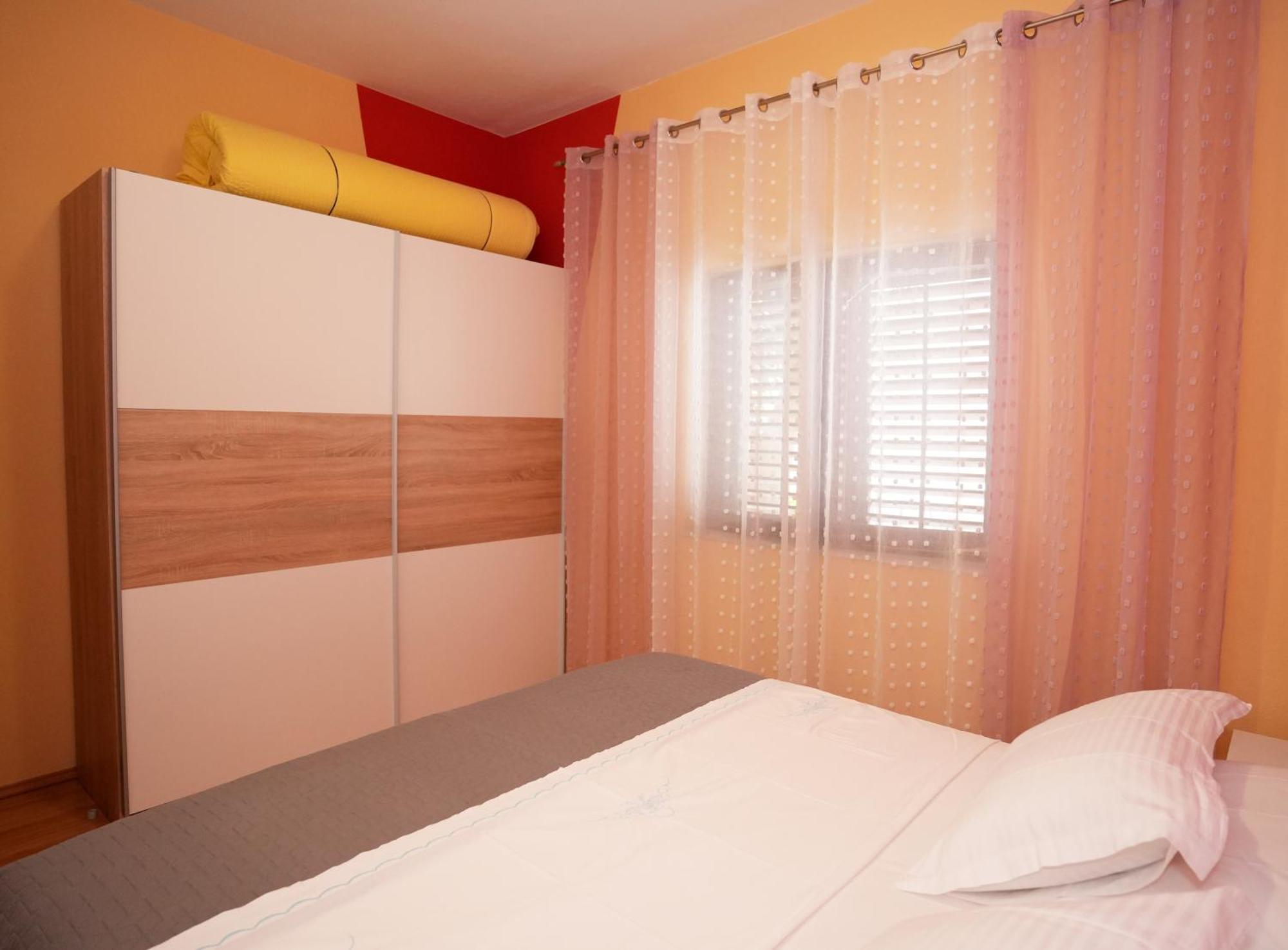 Apartment Beky Podstrana Bagian luar foto